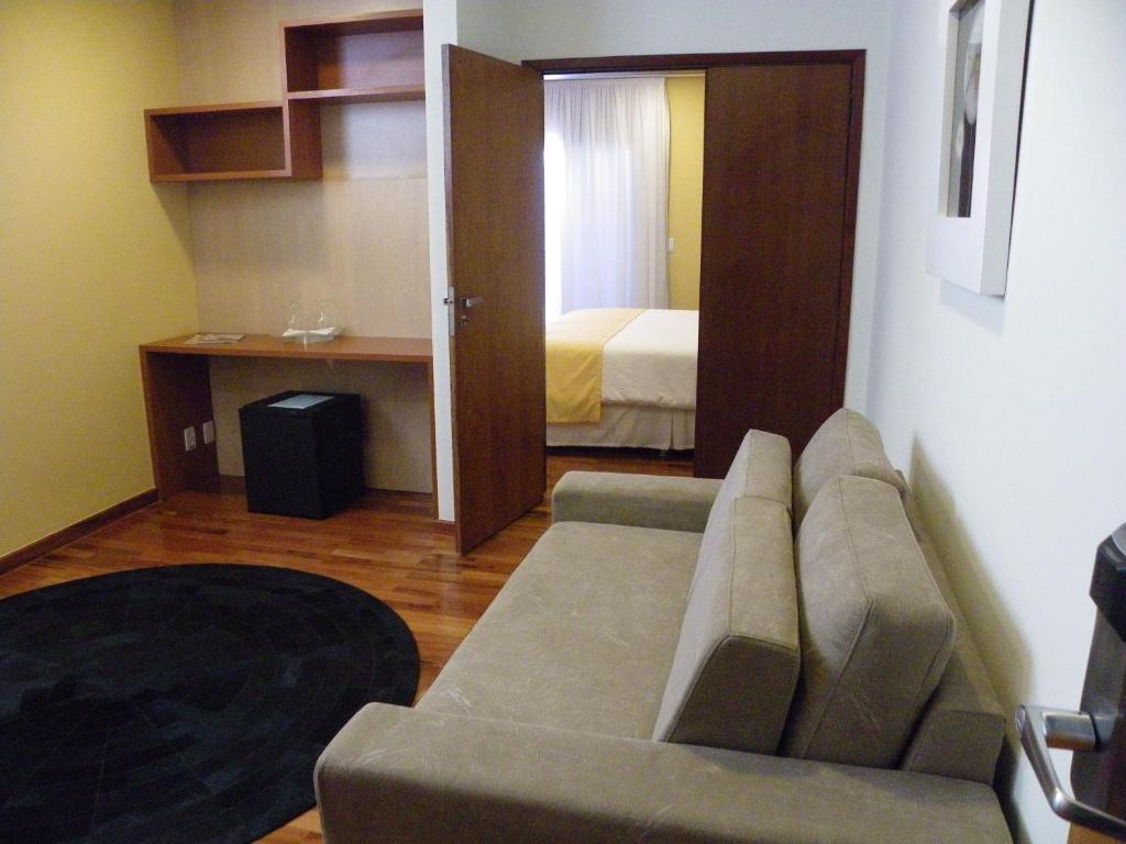 Ramada By Wyndham Furnaspark Формига Номер фото