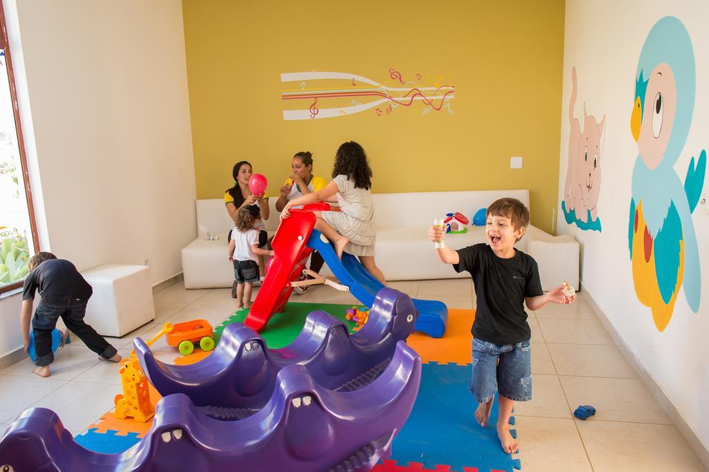 Ramada By Wyndham Furnaspark Формига Экстерьер фото