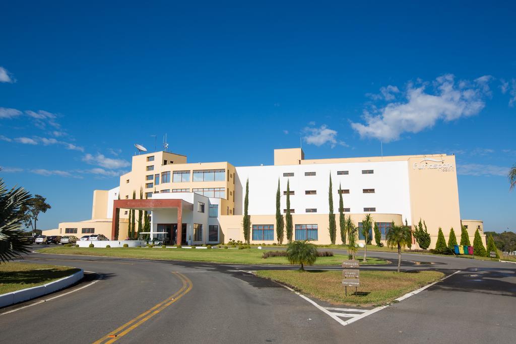 Ramada By Wyndham Furnaspark Формига Экстерьер фото
